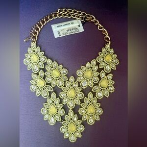 Monet Gold and Cream Floral Necklace